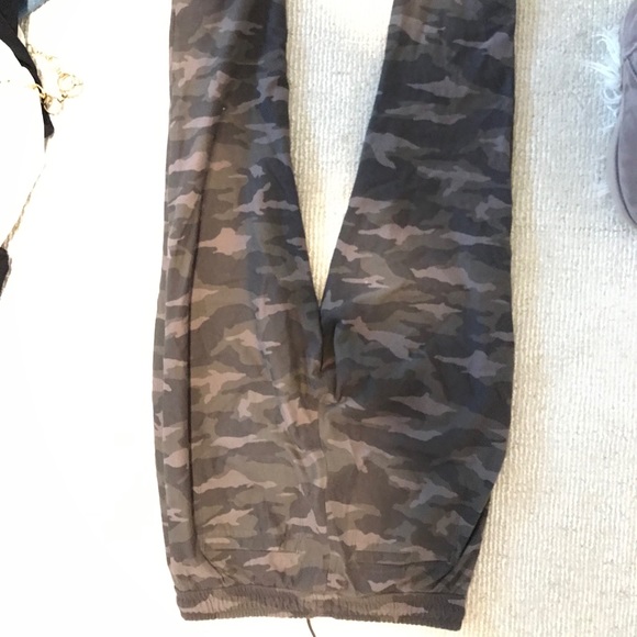Athleta camo joggers - Picture 2 of 2